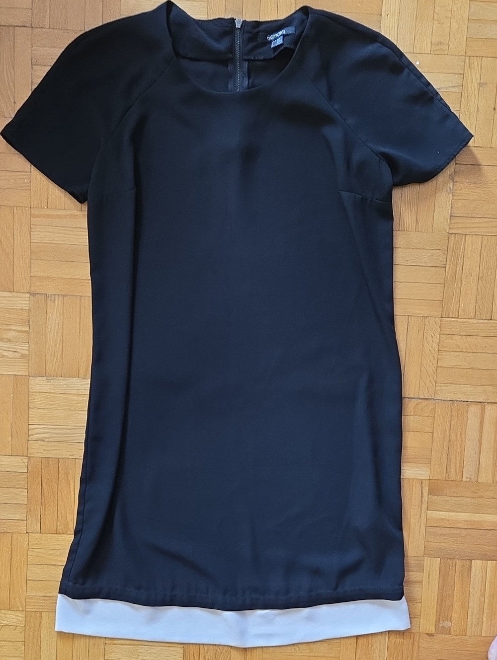 ESMARA Black Short Sleeve Dress with White Hem Accent